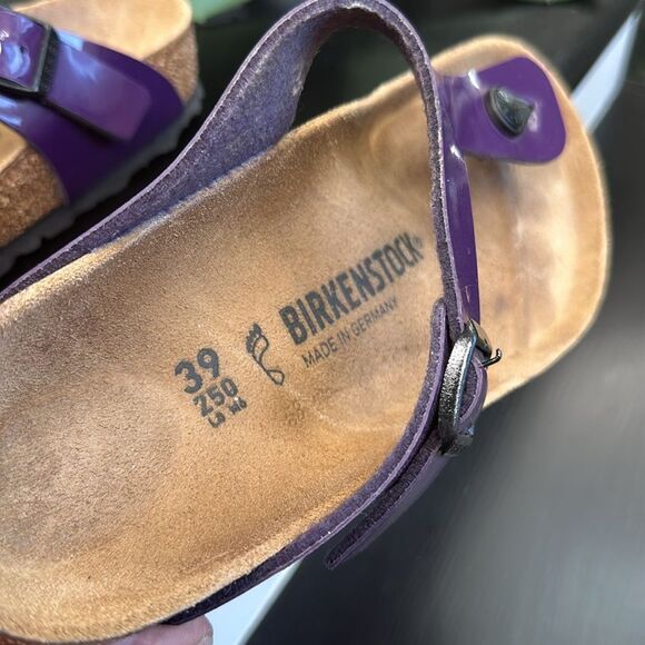 BIRKENSTOCK Women's Gizeh Birko-Flor patent purple leather Sandals 39 like new - Picture 8 of 9